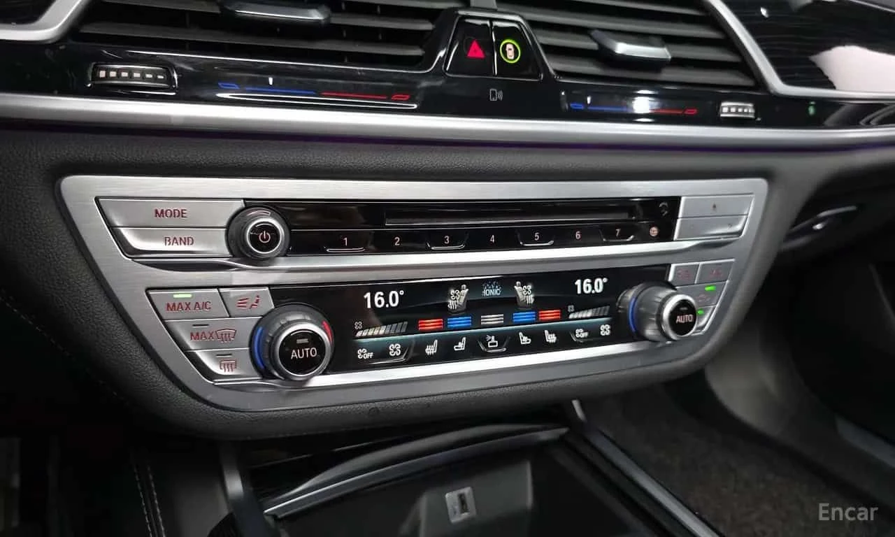 BMW 730 * ТЕЛЕВИЗОРИ * ДИСТРОНИК * МАСАЖИ * 360, снимка 17 - Автомобили и джипове - 55580376