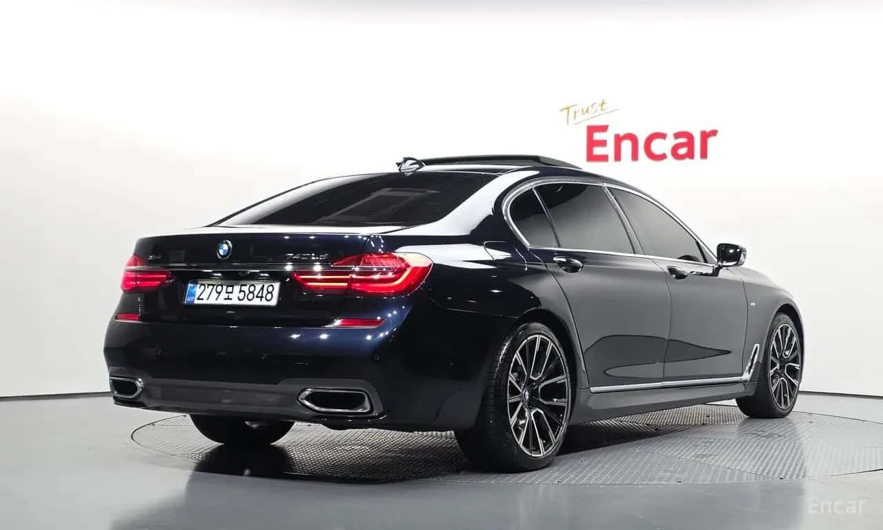 BMW 730 * ТЕЛЕВИЗОРИ * ДИСТРОНИК * МАСАЖИ * 360, снимка 2 - Автомобили и джипове - 55580376