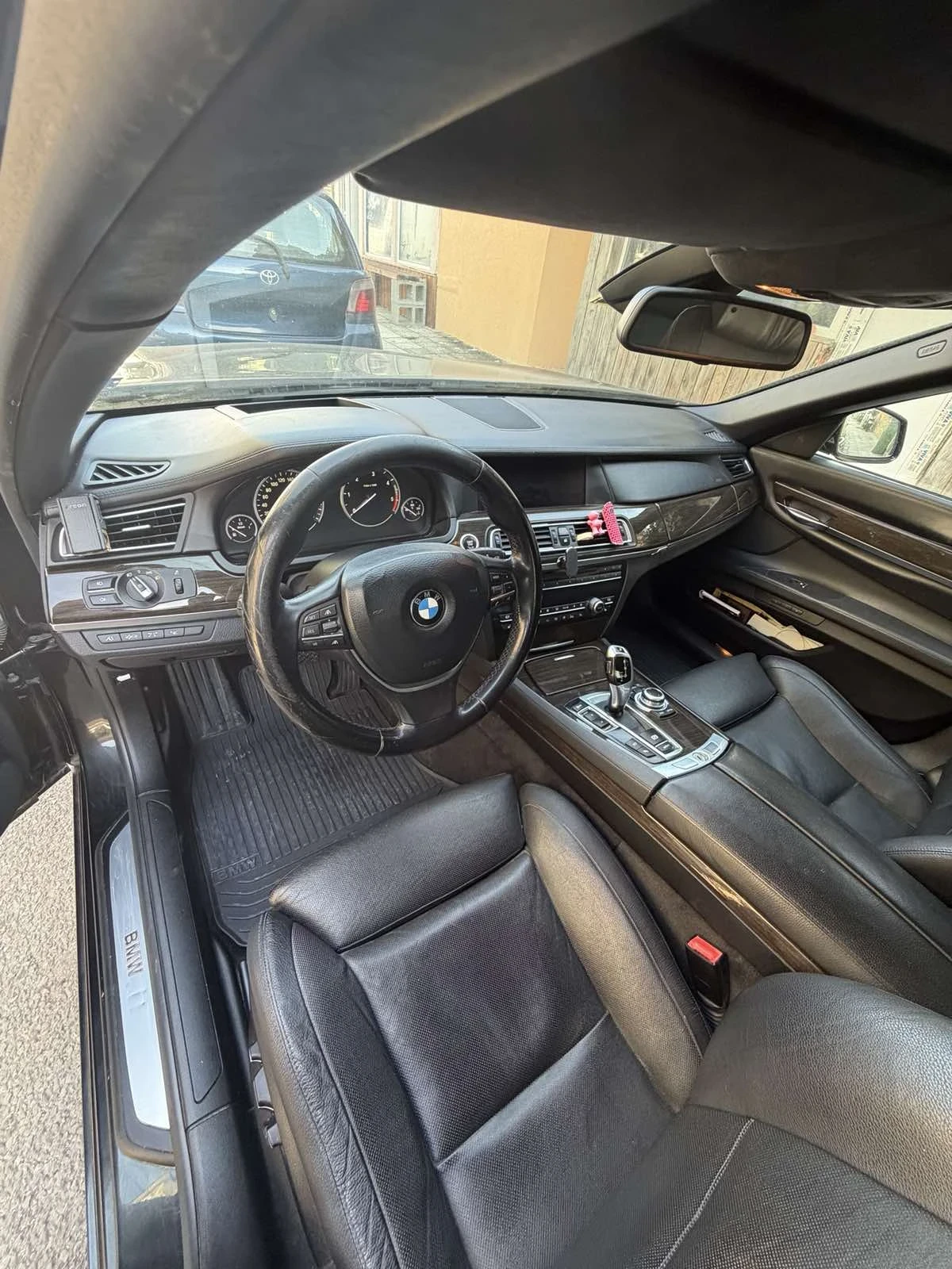 BMW 730 F02, снимка 2 - Автомобили и джипове - 56415933