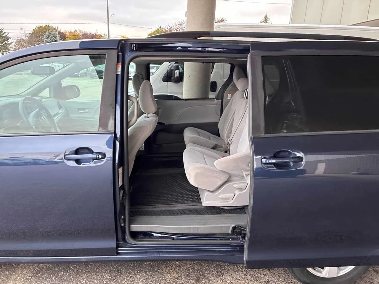 Toyota Sienna * LE* ���������� ��� ������������ ������*  | Mobile.bg � ����������� 13