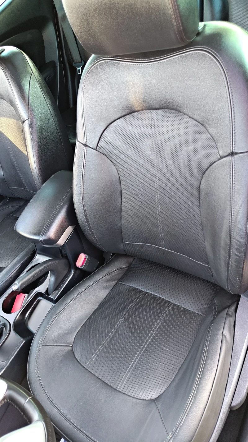 Hyundai IX35 2.0i163 пано/нави, снимка 11 - Автомобили и джипове - 52120282
