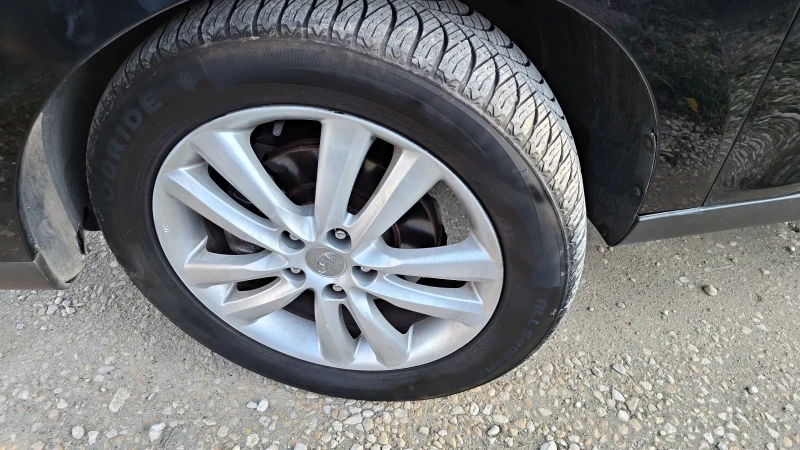 Hyundai IX35 2.0i163 пано/нави, снимка 13 - Автомобили и джипове - 52120282