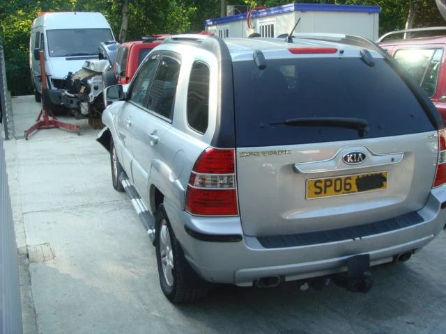 Kia Sportage 2.0CRDI, снимка 3 - Автомобили и джипове - 46833990