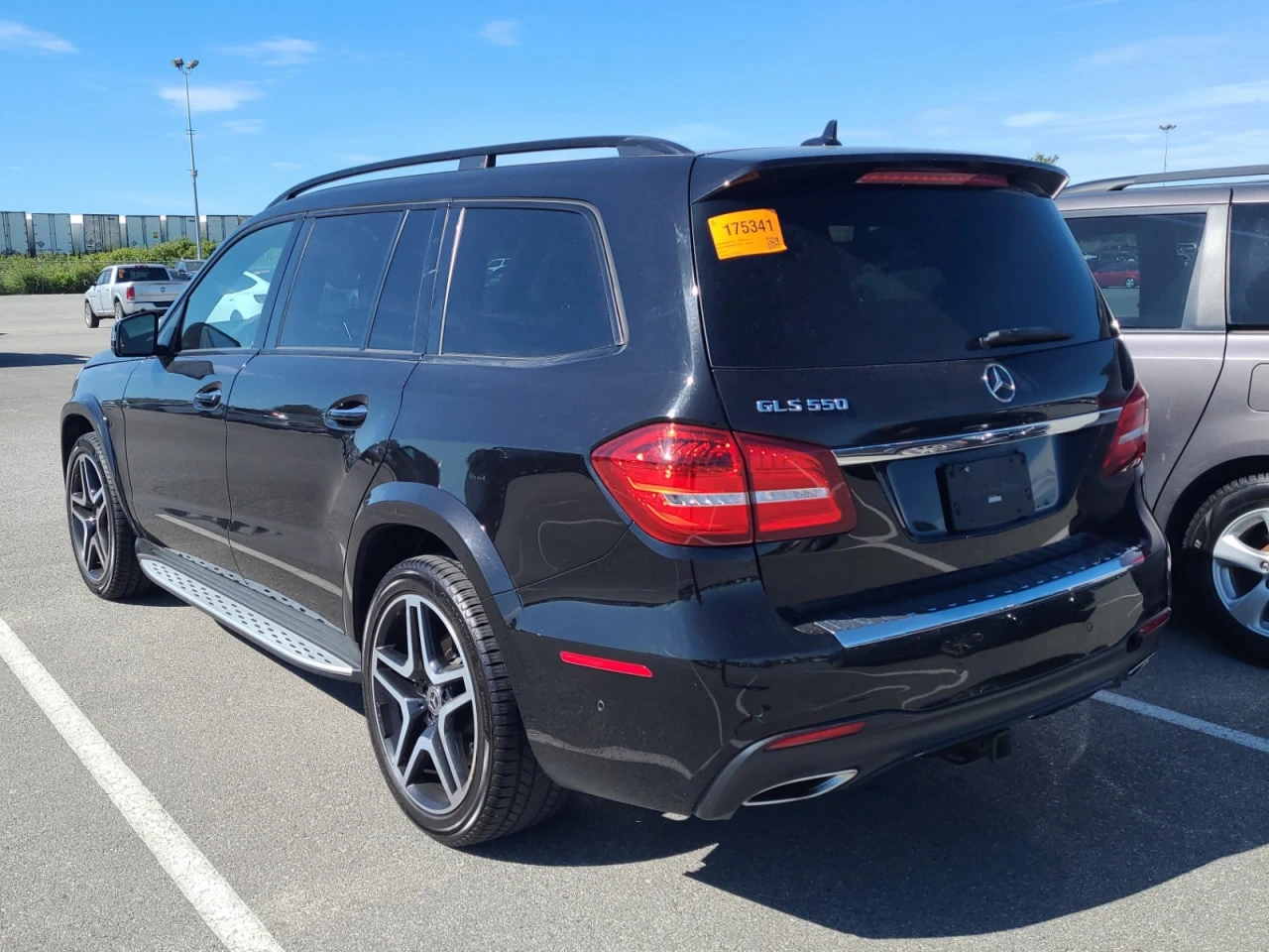 Mercedes-Benz GLS 500 * CARFAX * АВТО КРЕДИТ * ЦЕНА ДО БГ! - изображение 3