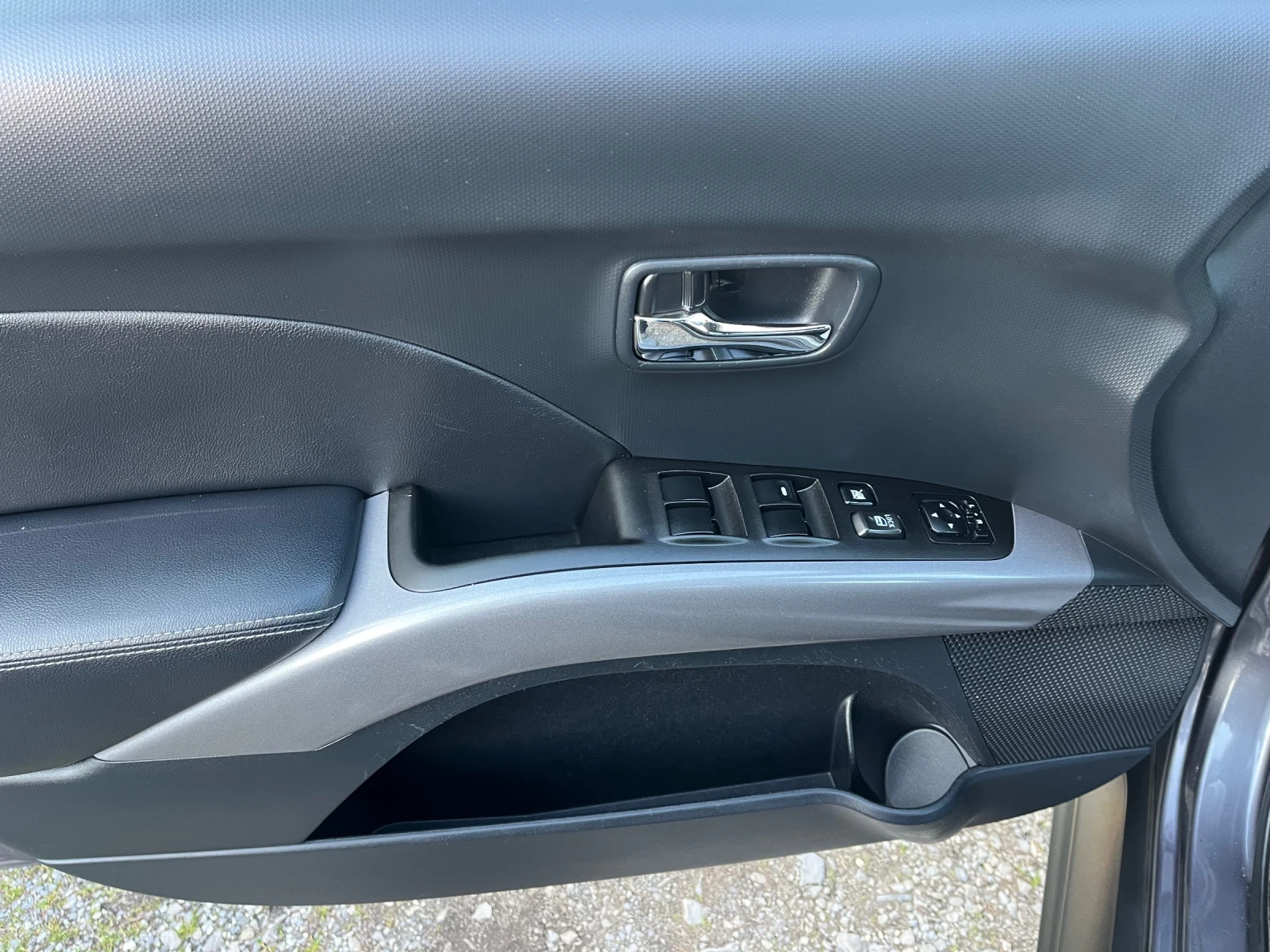 Mitsubishi Outlander 4х4 ИТАЛИЯ, снимка 9 - Автомобили и джипове - 54132234