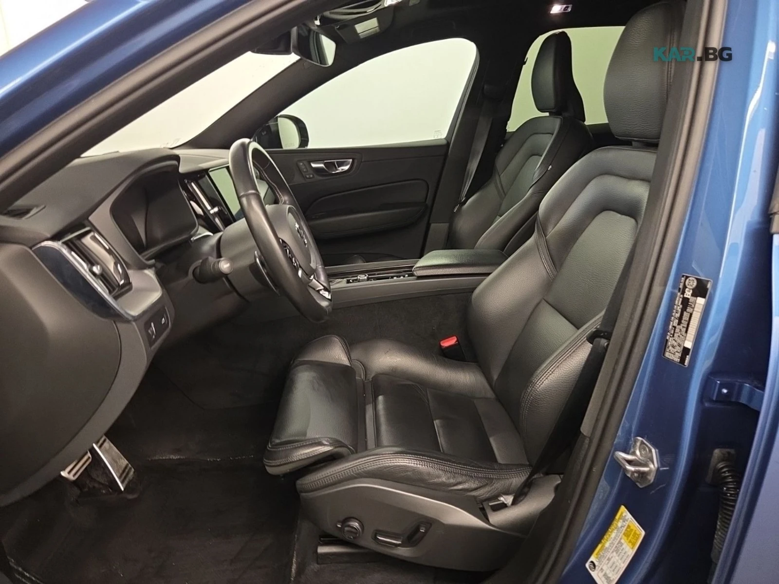 Volvo XC60 T6 R-design AWD/Keyless/Lane Assist/B&W, снимка 7 - Автомобили и джипове - 54754426