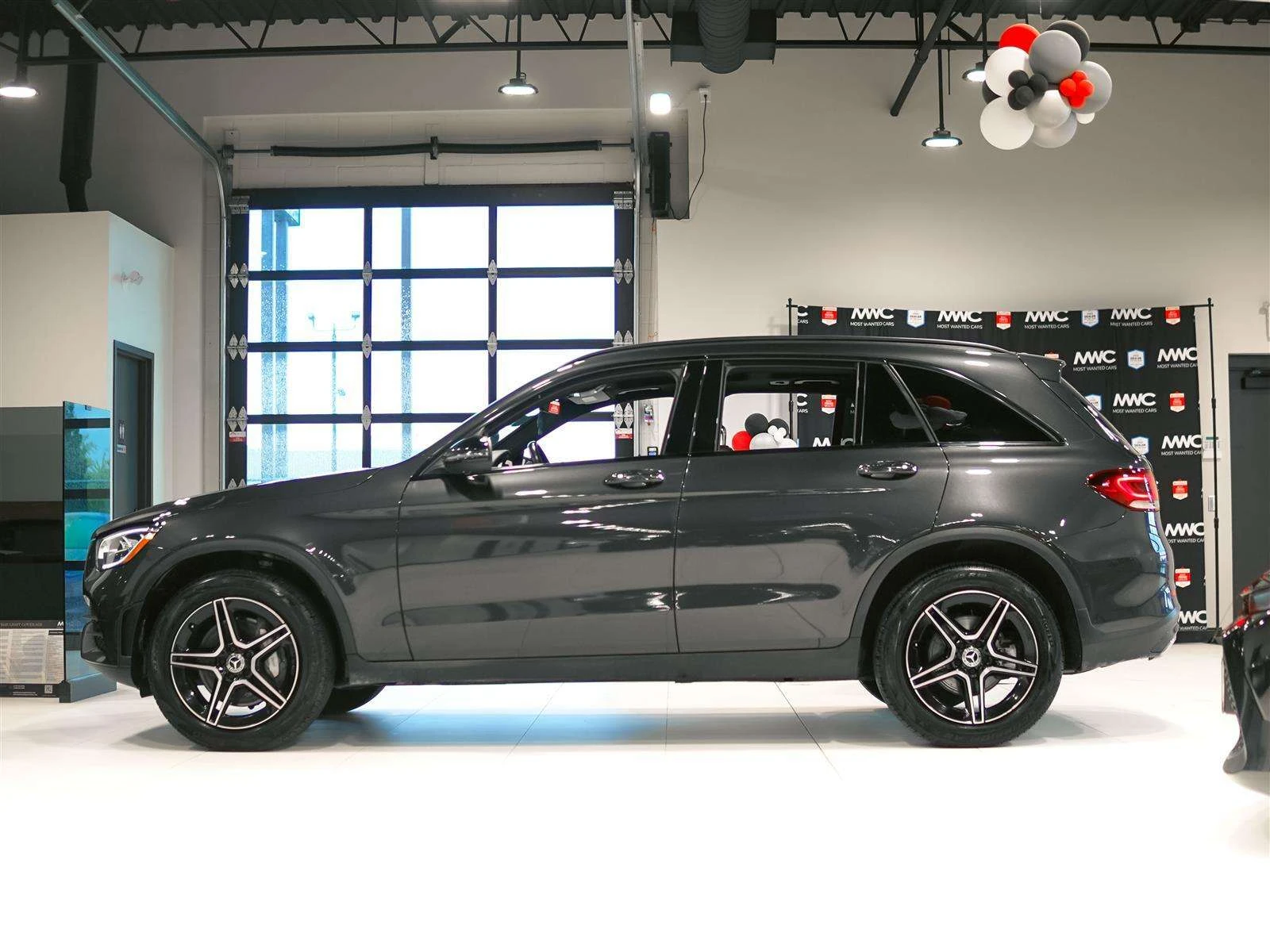 Mercedes-Benz GLC 300 ПАНО / ЛИЗИНГ/ ЦЕНА до БГ, снимка 4 - Автомобили и джипове - 55470562