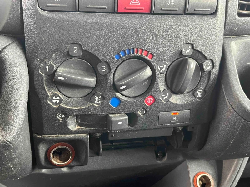 Peugeot Boxer 2.2HDI 101кс КЛИМАТИК 7 МЕСТА, снимка 14 - Бусове и автобуси - 52013028