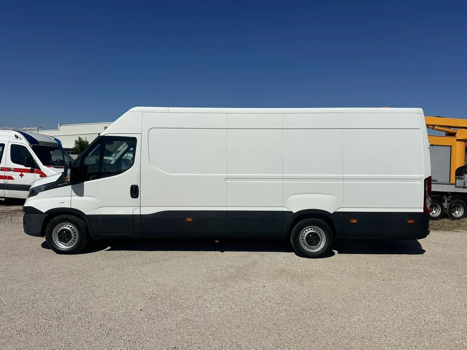 Iveco 35c17 XXL, снимка 3 - Бусове и автобуси - 56086087