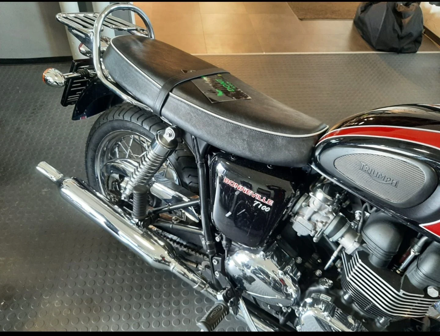 Triumph Bonneville T100, снимка 6 - Мотоциклети и мототехника - 56438914
