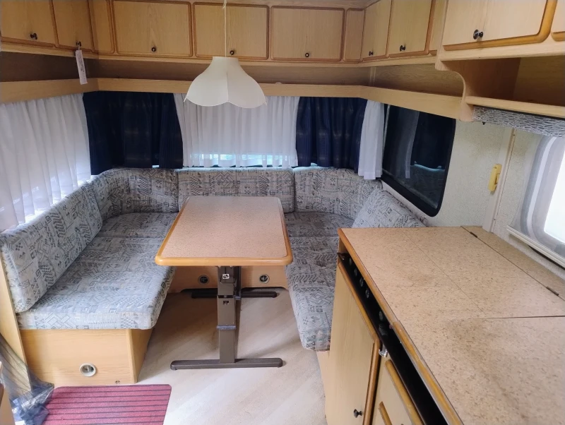 Каравана Knaus 8804, снимка 3 - Каравани и кемпери - 52200559