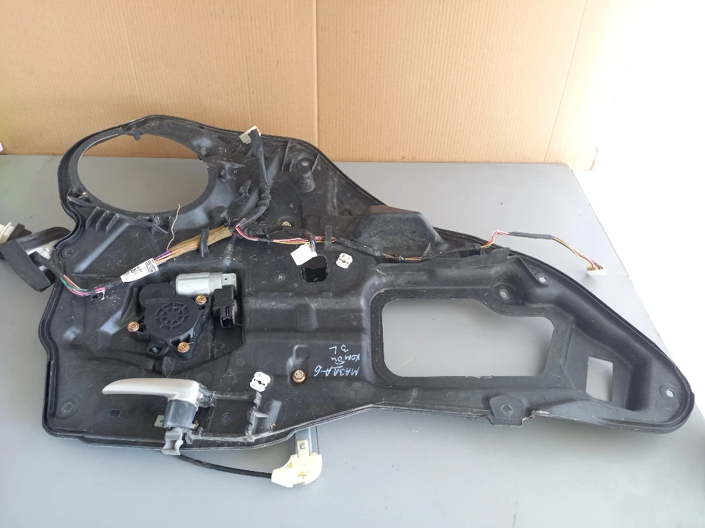 Ел машинка стъкло стъклоповдигач задна лява Мазда 6 комби 