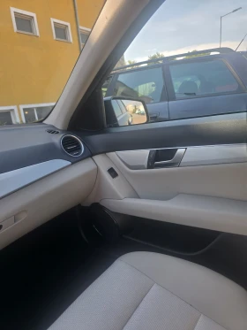 Mercedes-Benz C 200, снимка 13