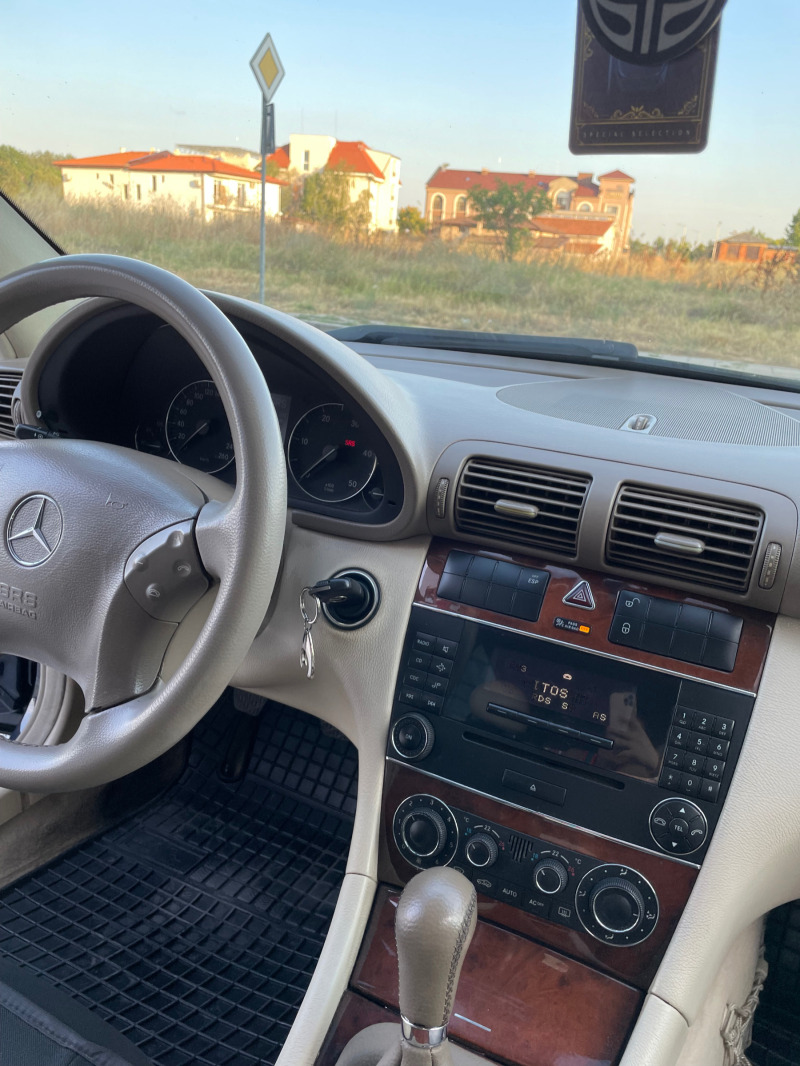 Mercedes-Benz C 200 2.2 CDI FACELIFT, снимка 8 - Автомобили и джипове - 46729183