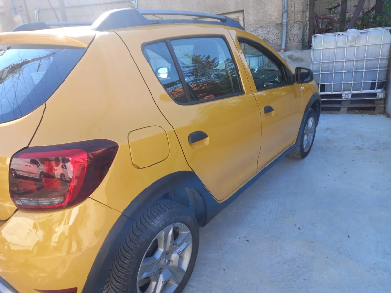 Dacia Sandero 0.9 Stepway, снимка 3 - Автомобили и джипове - 47384038