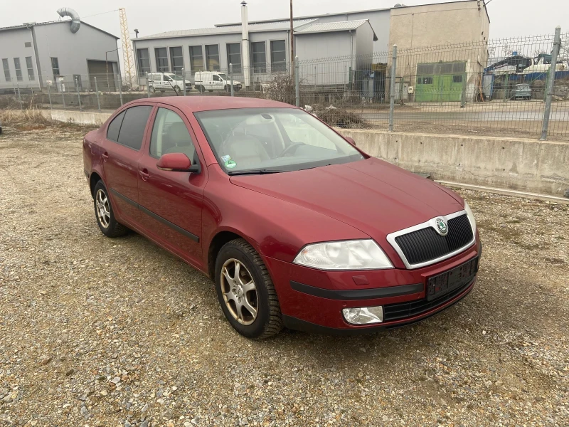 Skoda Octavia AUTOMATIK  DSG КОЖЕН САЛОН!!!, снимка 2 - Автомобили и джипове - 48934028