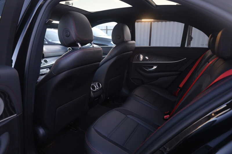 Mercedes-Benz E 53 AMG 4Matic+ AIRMATIC Pano 360 BURM Distr ILS #iCarbg, снимка 10 - Автомобили и джипове - 52493064