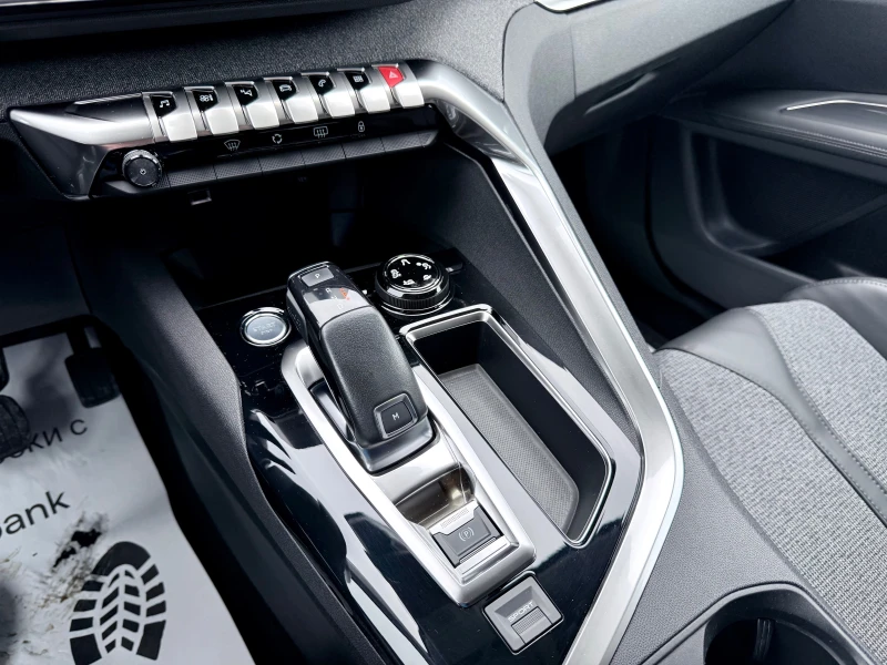 Peugeot 3008 1.6BlueHDI* 120k.c.ALLURE* Euro6* Автоматик* ЛИЗИН, снимка 14 - Автомобили и джипове - 53473408