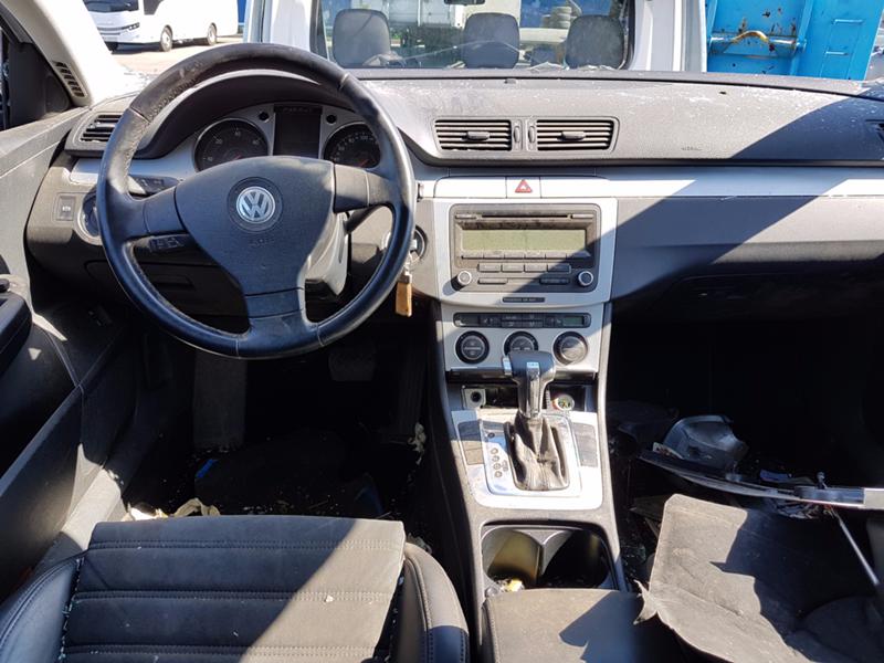 VW Passat 2.0TDI DSG 90хил, снимка 8 - Автомобили и джипове - 45751470