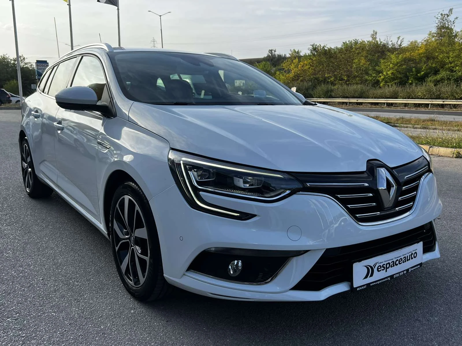 Renault Megane Grandtour BOSE EDITION 1.7 dCi / 150 к.с. / EDC - изображение 3