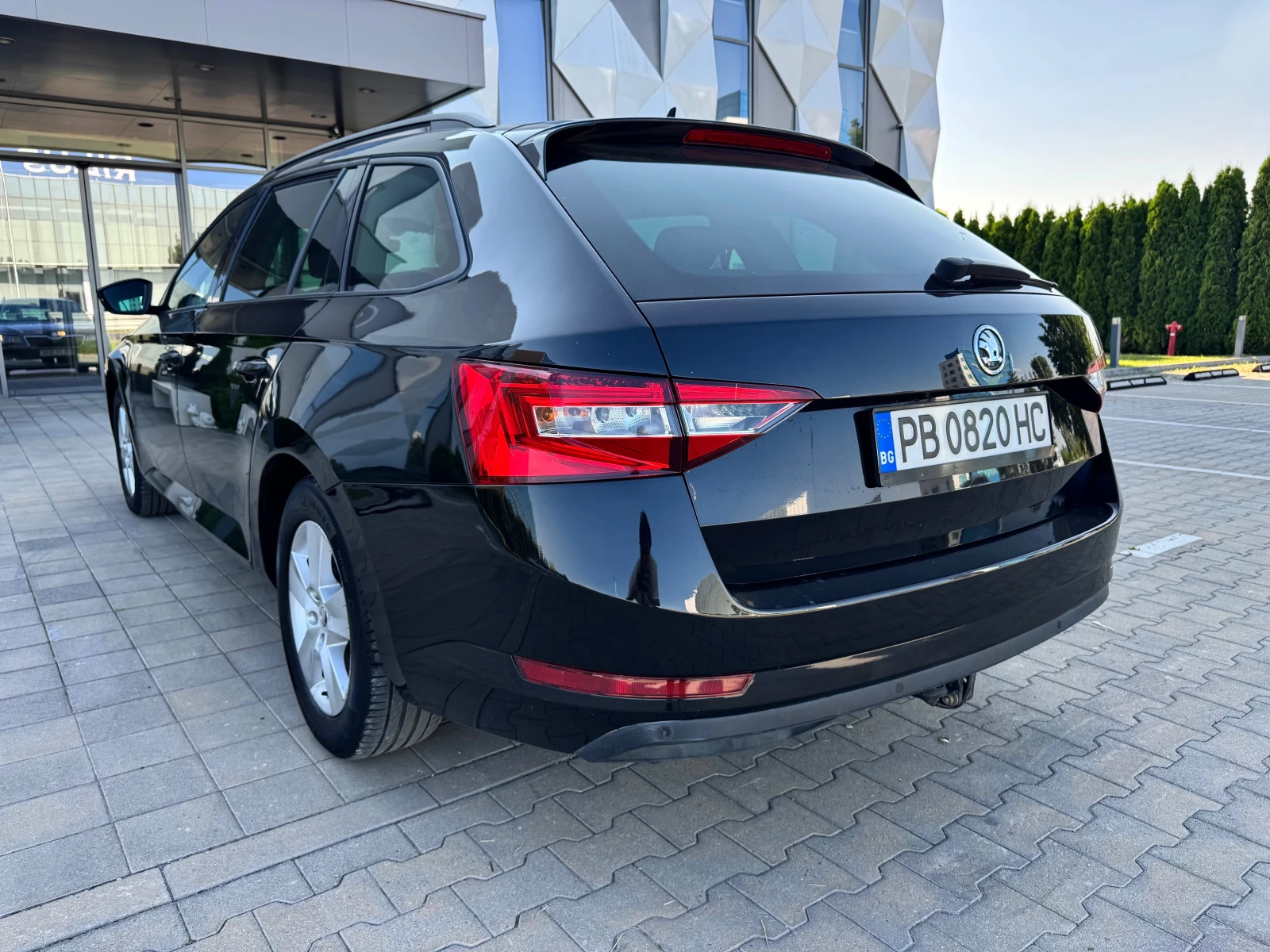 Skoda Superb 1.6TDI-ПАРКТРОНИК-АВТОПИЛОТ-КЛИМАТРОНИК - изображение 7
