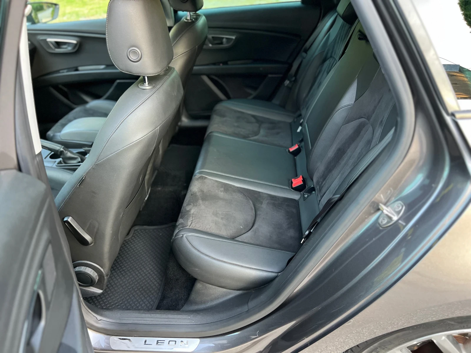 Seat Leon 1.6TDI  FR FULL LED  - изображение 10