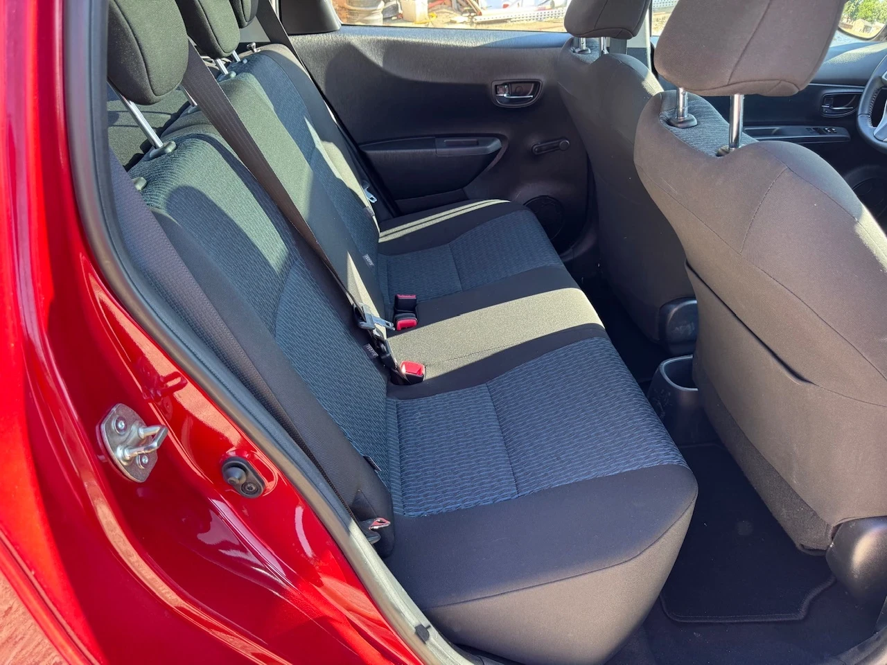 Toyota Yaris 1.33i Панорама/Камера - изображение 10