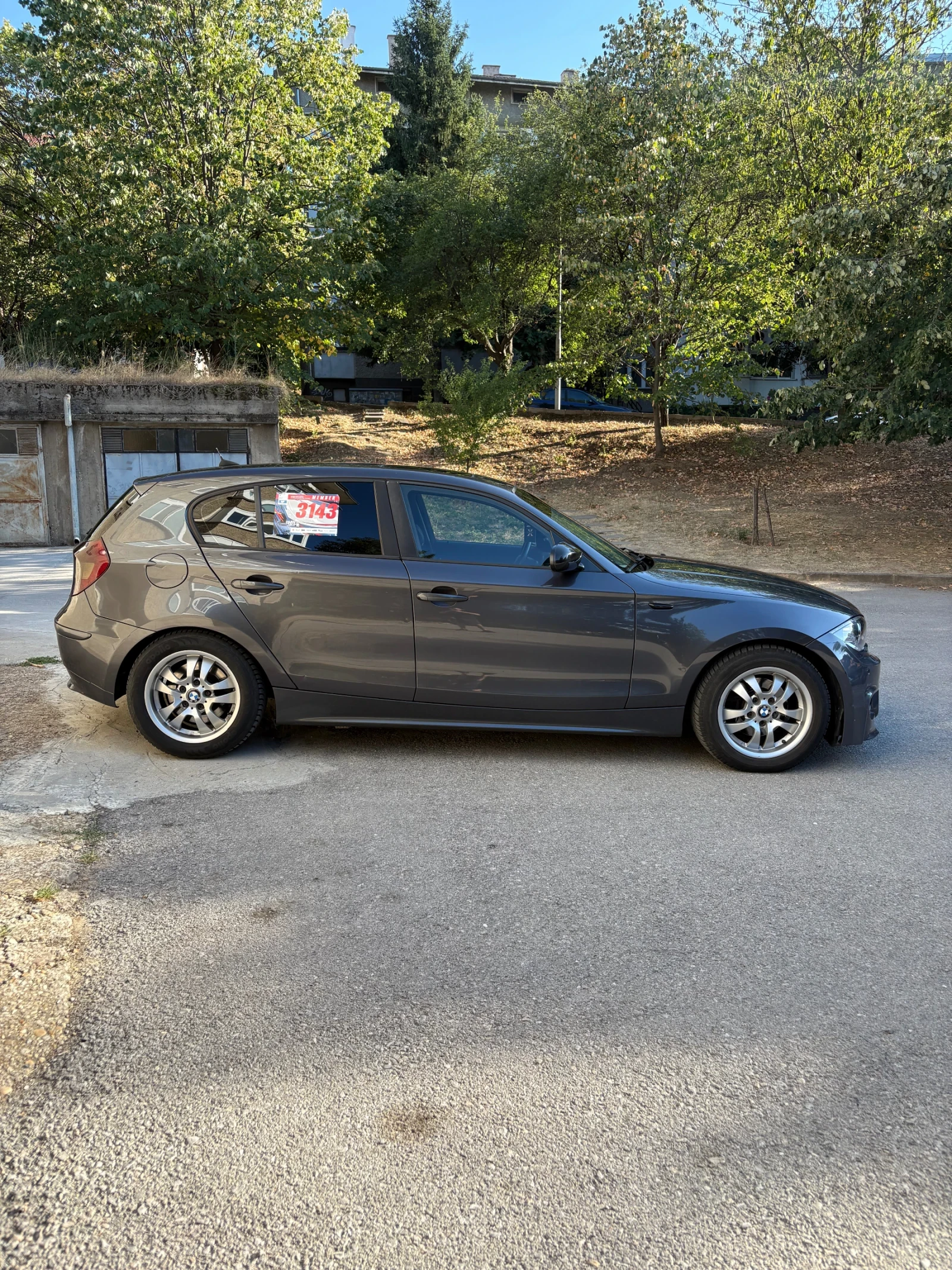 BMW 120 2.0d - изображение 2