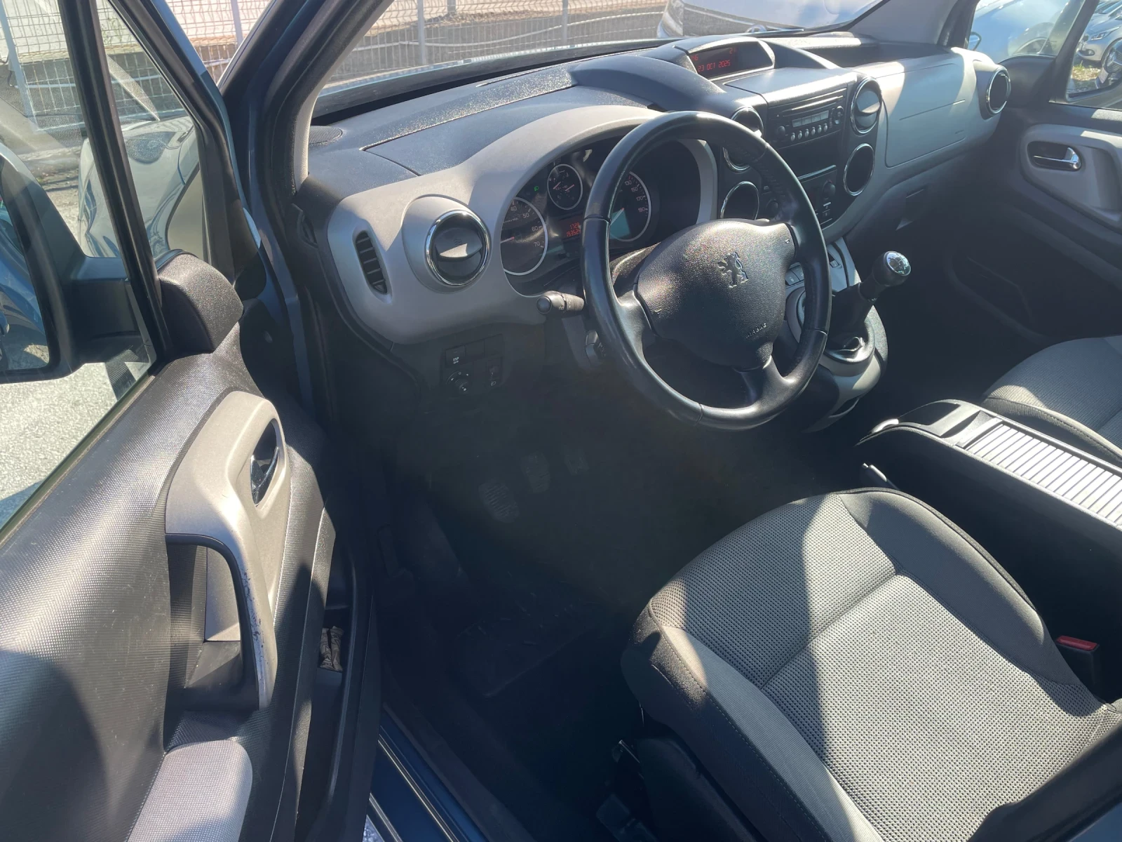 Peugeot Partner Tepee - изображение 7