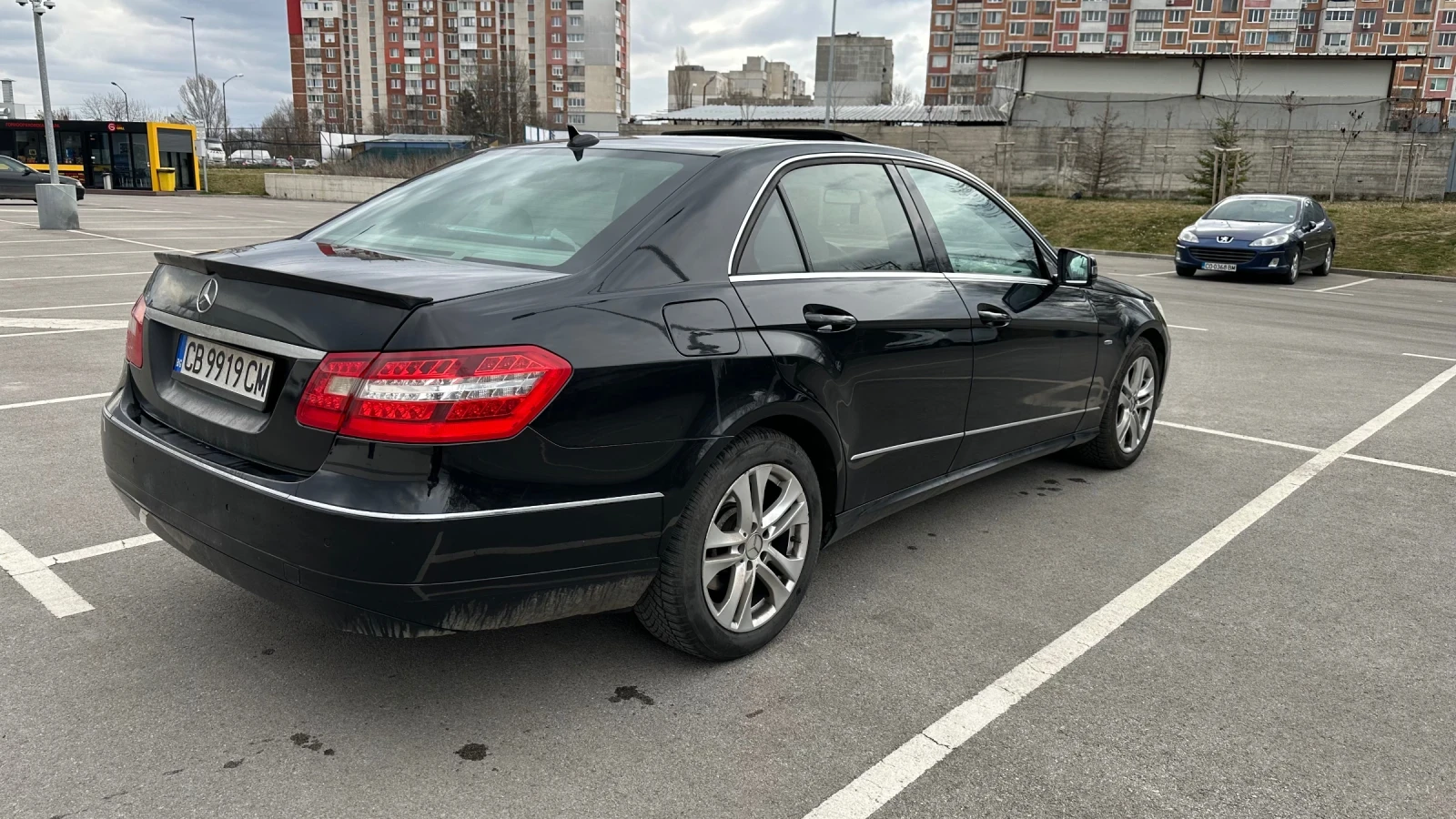 Mercedes-Benz E 220 CDI, снимка 4 - Автомобили и джипове - 53904538