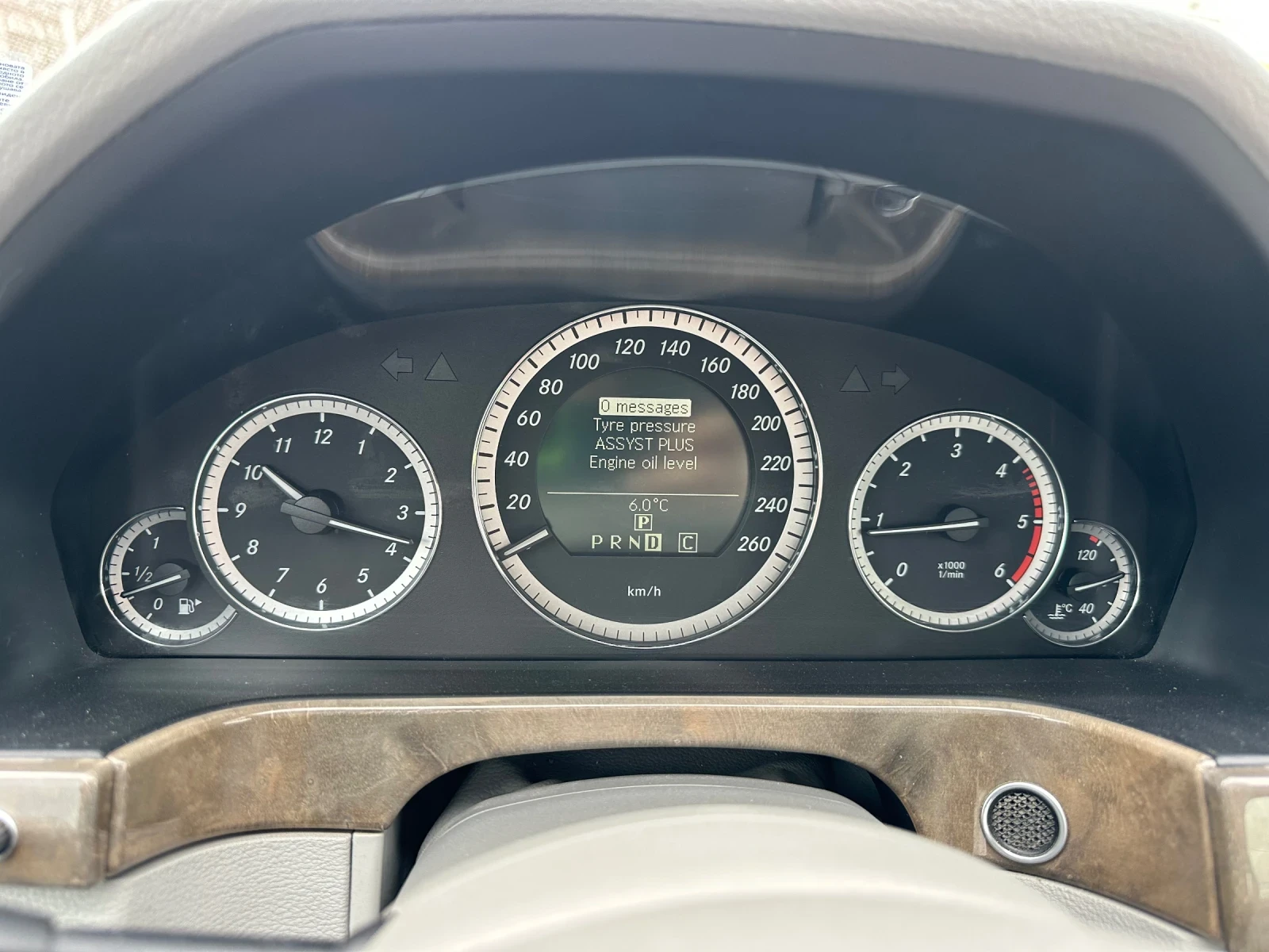 Mercedes-Benz E 220 CDI, снимка 11 - Автомобили и джипове - 53904538
