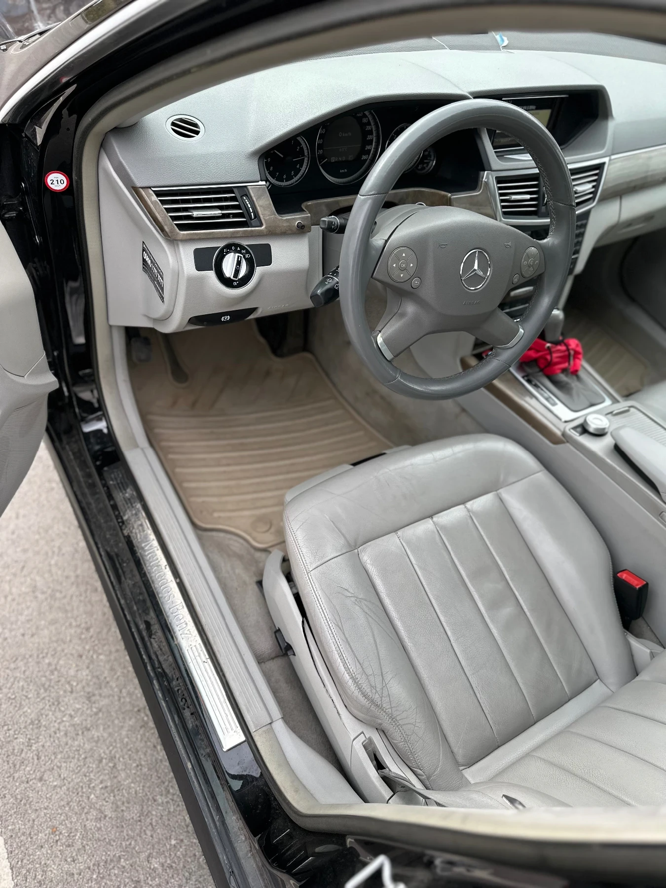 Mercedes-Benz E 220 CDI, снимка 7 - Автомобили и джипове - 53904538