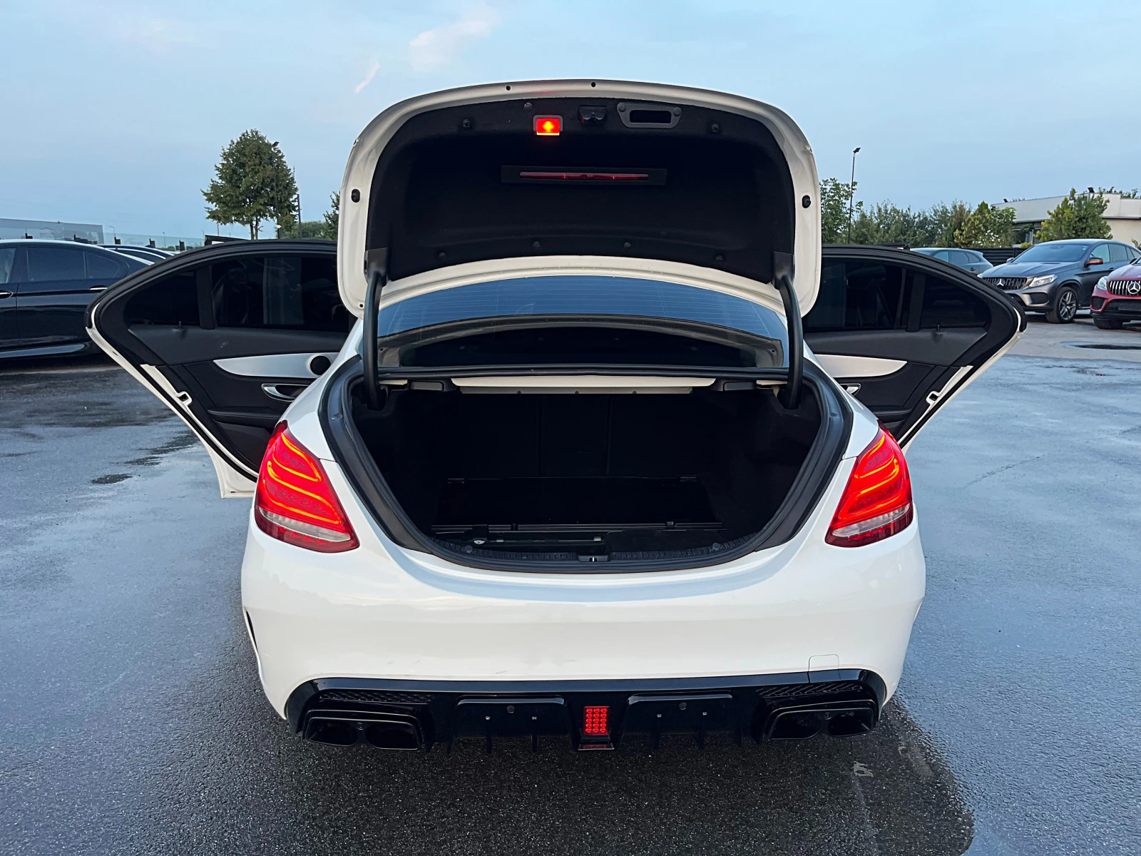 Mercedes-Benz C 220 BRABUS OPTIK-PANORAMA-LED-SPORT-BIXENON-KARBON !!!, снимка 16 - Автомобили и джипове - 53980732