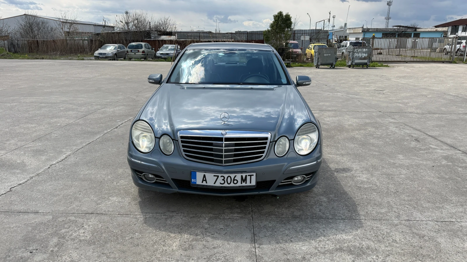 Mercedes-Benz E 220, снимка 2 - Автомобили и джипове - 54235862