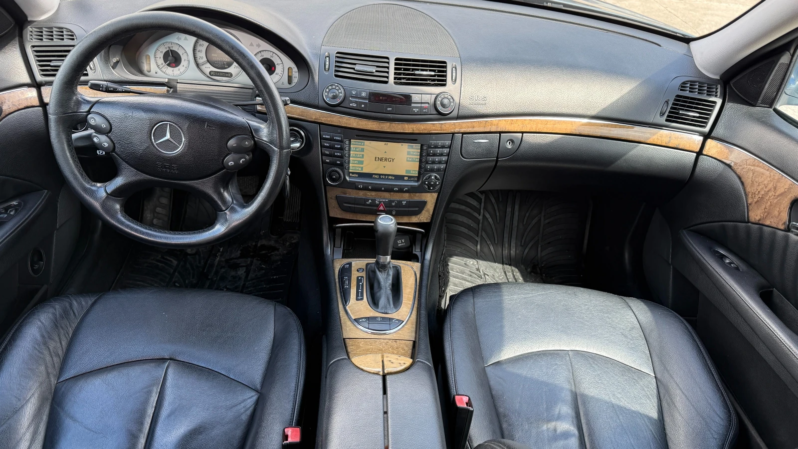 Mercedes-Benz E 220, снимка 17 - Автомобили и джипове - 54235862