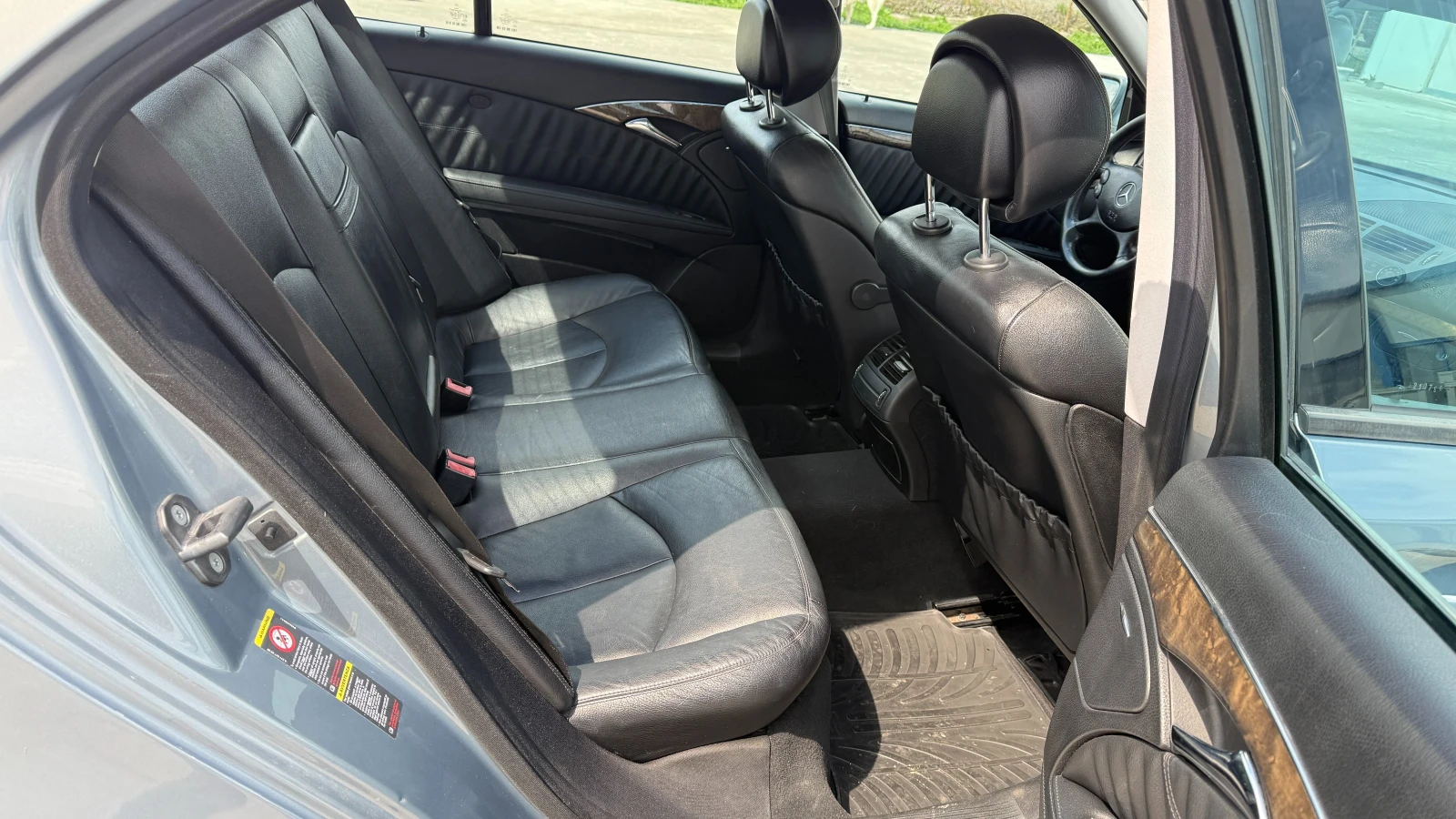 Mercedes-Benz E 220, снимка 15 - Автомобили и джипове - 54235862