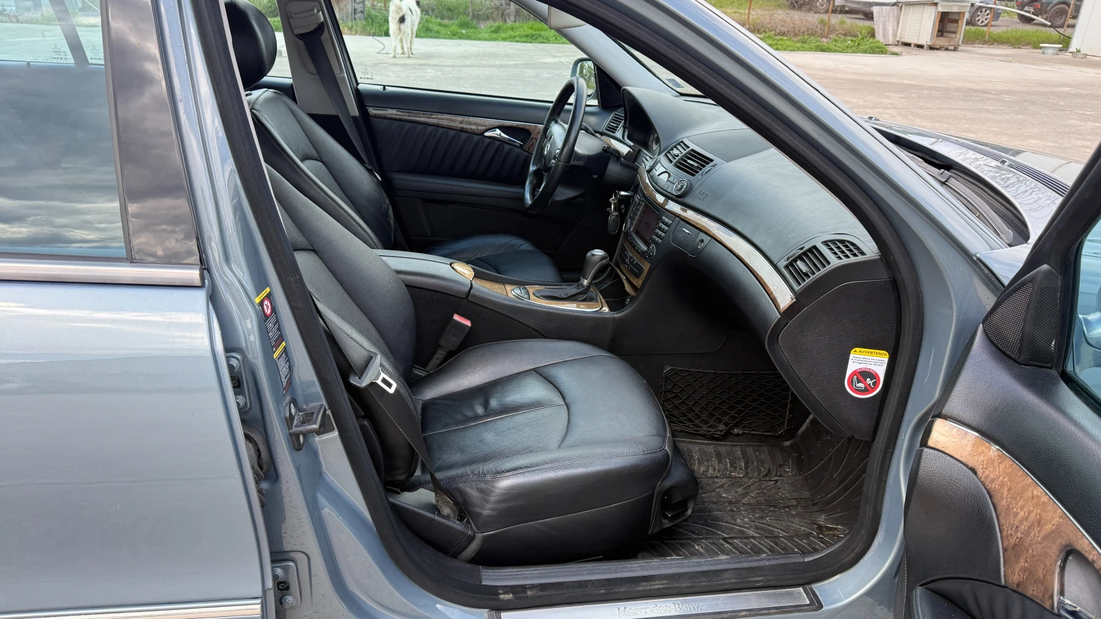 Mercedes-Benz E 220, снимка 12 - Автомобили и джипове - 54235862