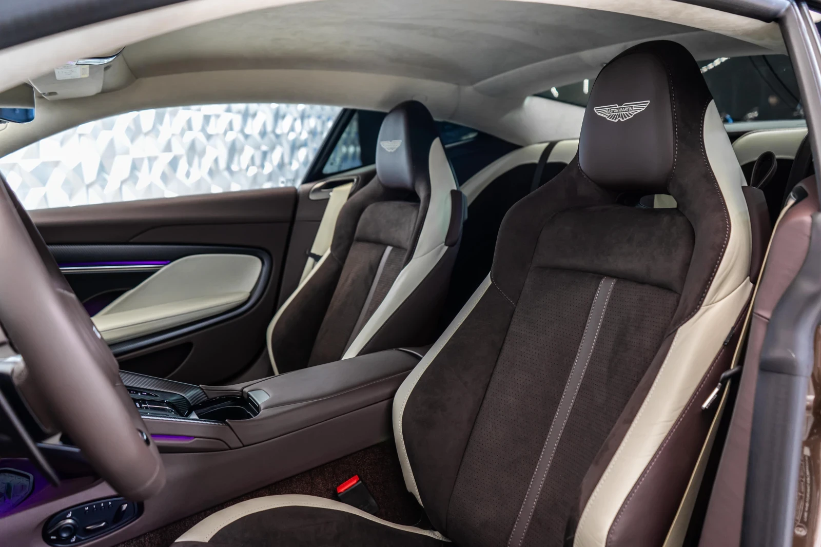 Aston Martin DB12 | Mobile.bg � ����������� 8