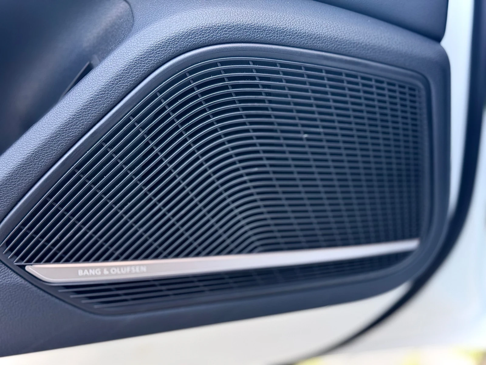 Audi A4 2.0TDI, снимка 10 - Автомобили и джипове - 54291072