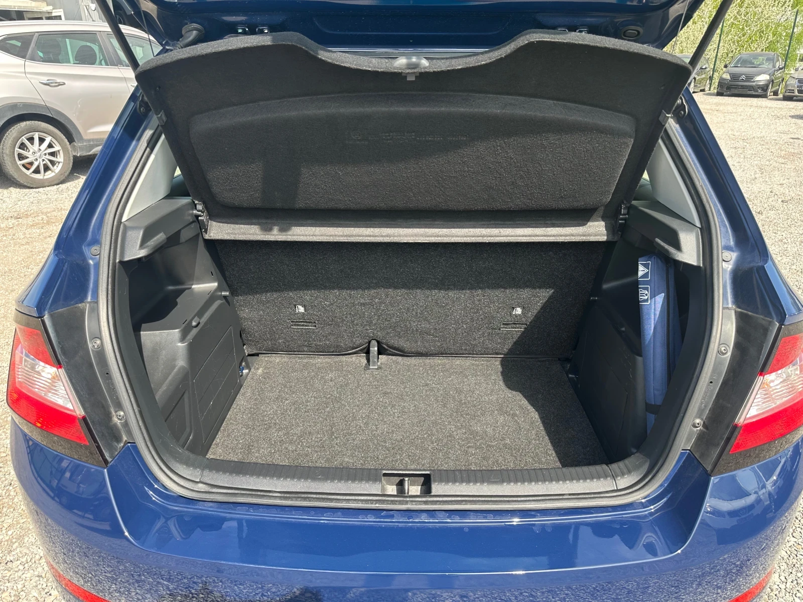 Skoda Fabia 1.0i-60к.с-AUTO START STOP, снимка 14 - Автомобили и джипове - 54298822