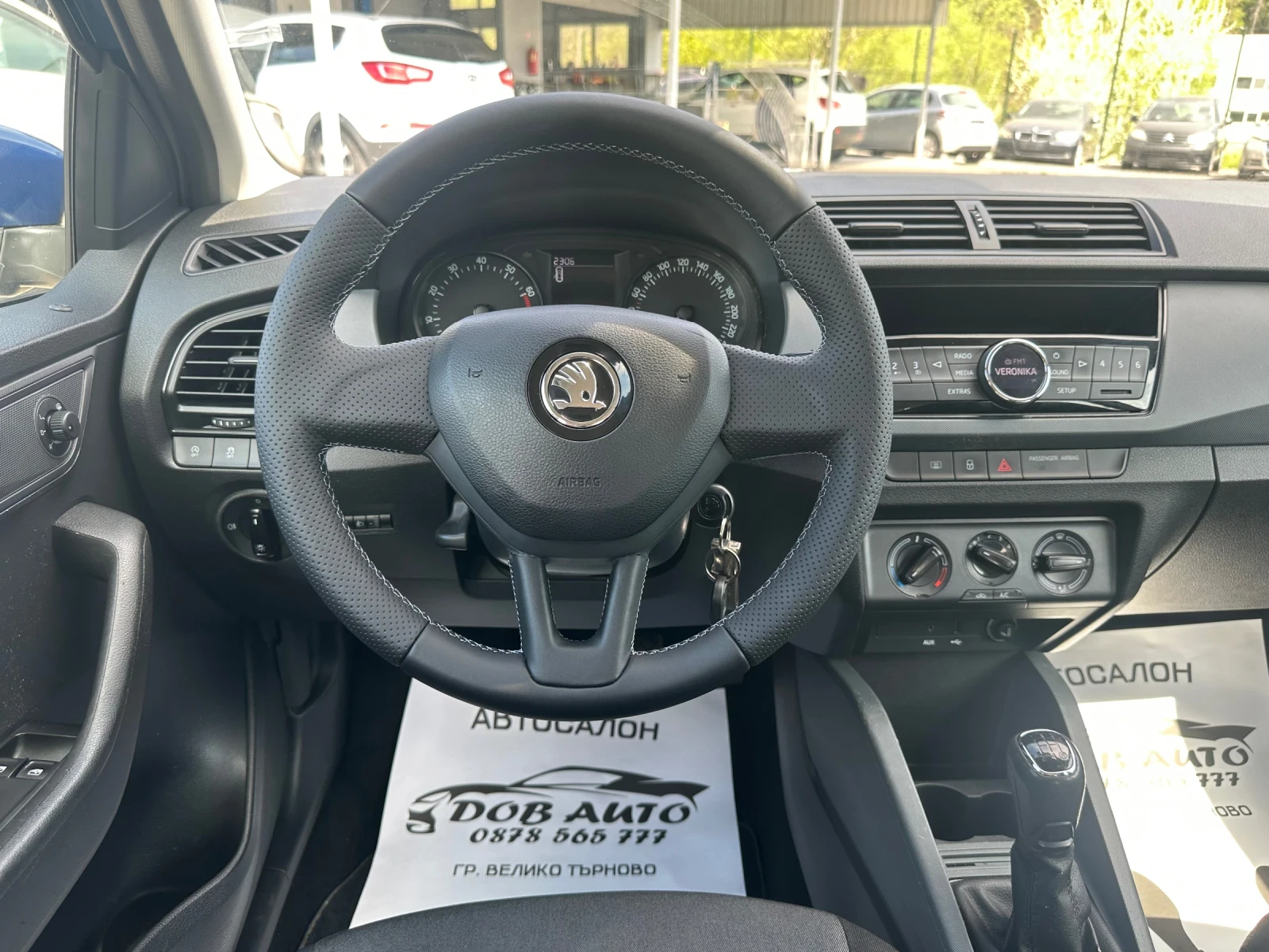 Skoda Fabia 1.0i-60к.с-AUTO START STOP, снимка 11 - Автомобили и джипове - 54298822