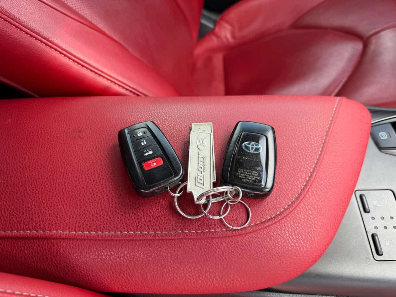 Toyota Camry * Hybrid XSE * АВТОКРЕДИТ БЕЗ ПЪРВОНАЧАЛНА ВНОСКА, снимка 15 - Автомобили и джипове - 54605270