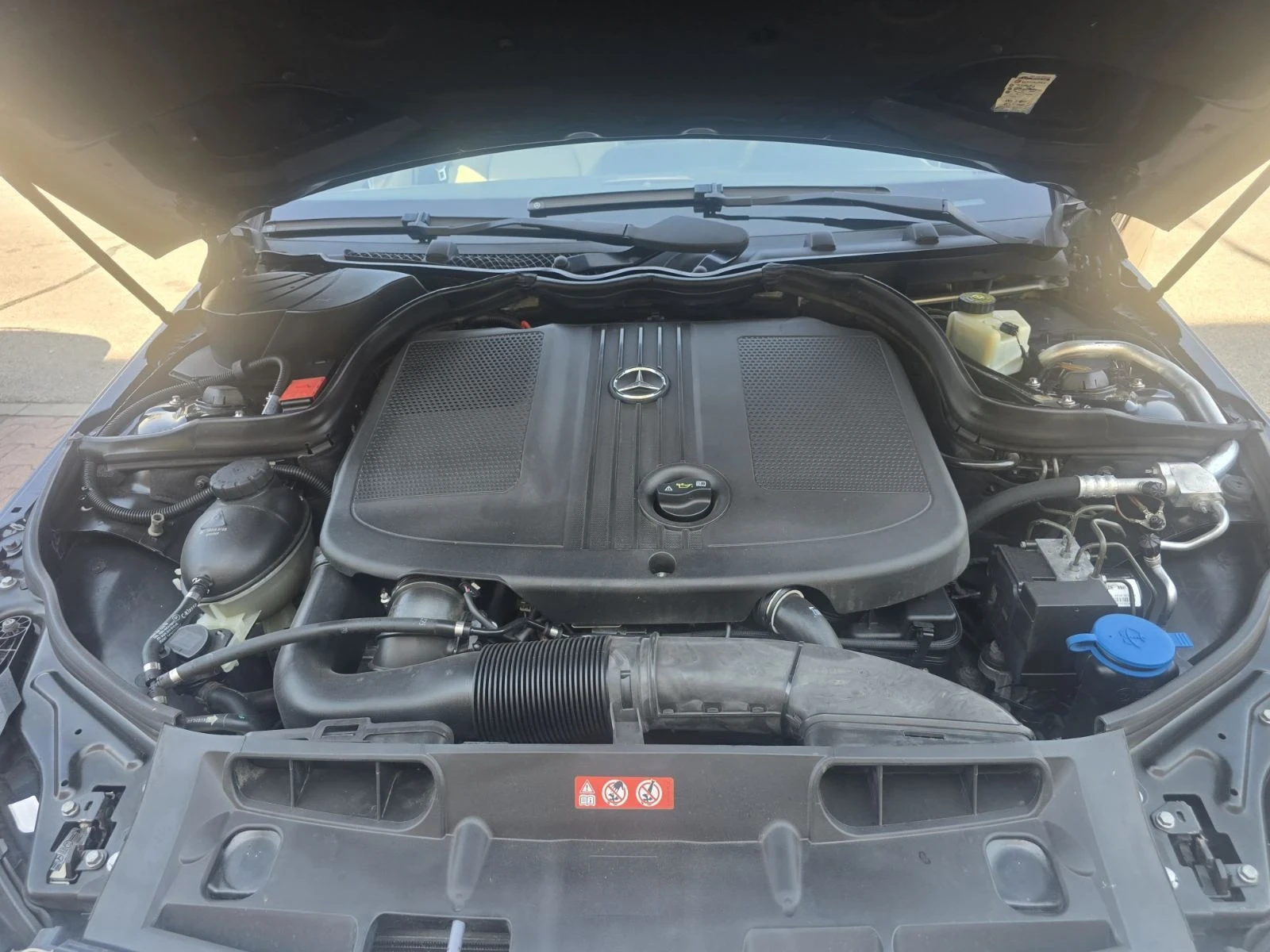 Mercedes-Benz C 200, снимка 11 - Автомобили и джипове - 56041182