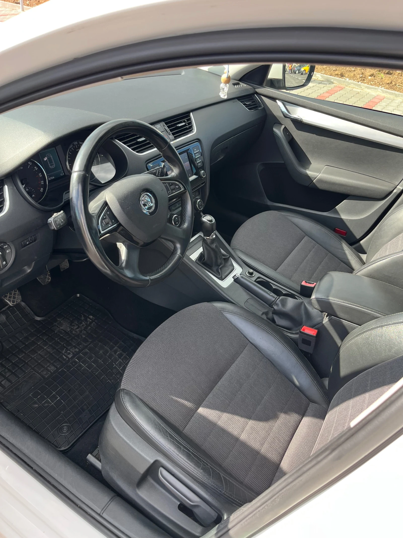 Skoda Octavia 2.0 TDI 150 кс, снимка 9 - Автомобили и джипове - 56073179