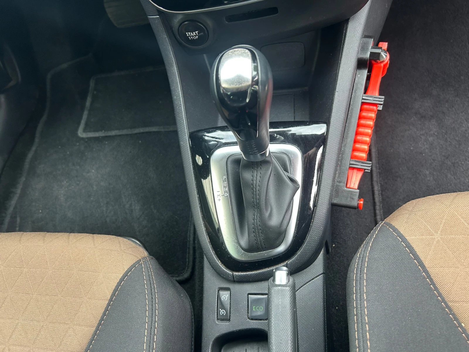 Renault Clio ClioIV Automatic , снимка 8 - Автомобили и джипове - 56275460