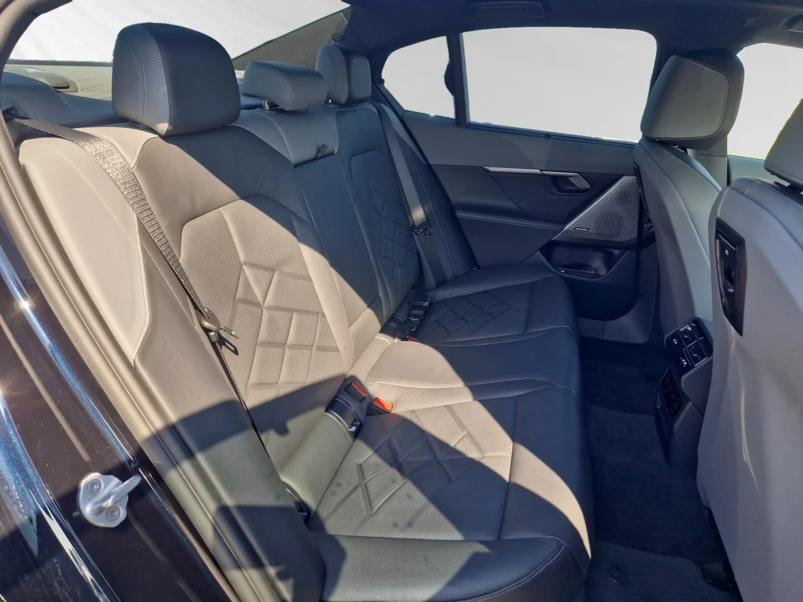 BMW 550 e/xDrive/M-SPORT/HUD/PANO/H&K/�����/ | Mobile.bg � ����������� 12