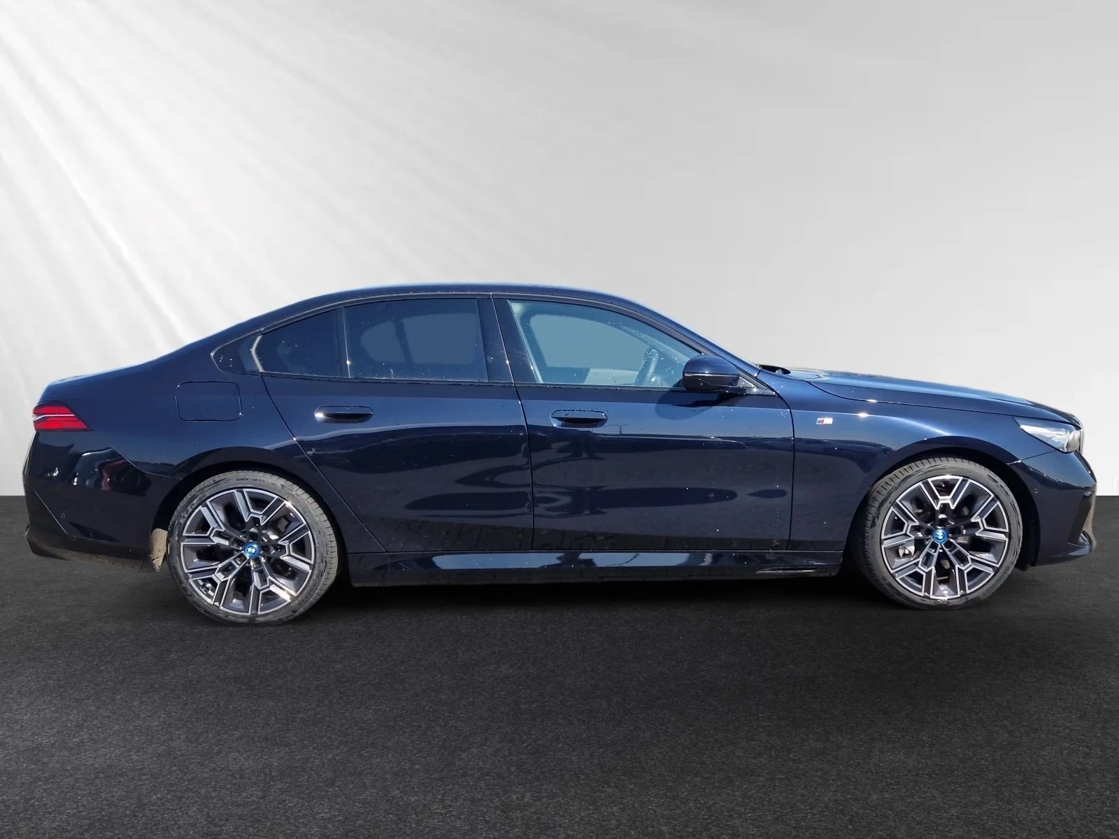 BMW 550 e/xDrive/M-SPORT/HUD/PANO/H&K/�����/ | Mobile.bg � ����������� 5