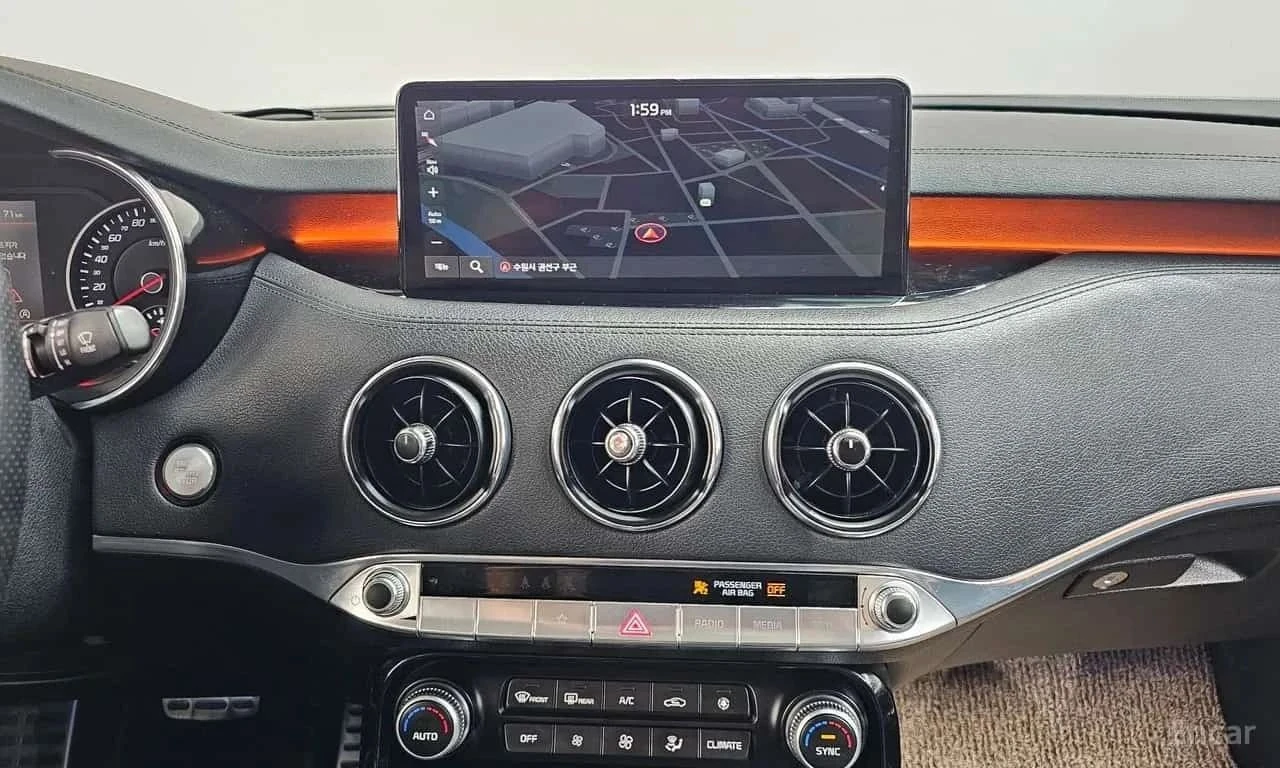 Kia Stinger, снимка 13 - Автомобили и джипове - 56685640