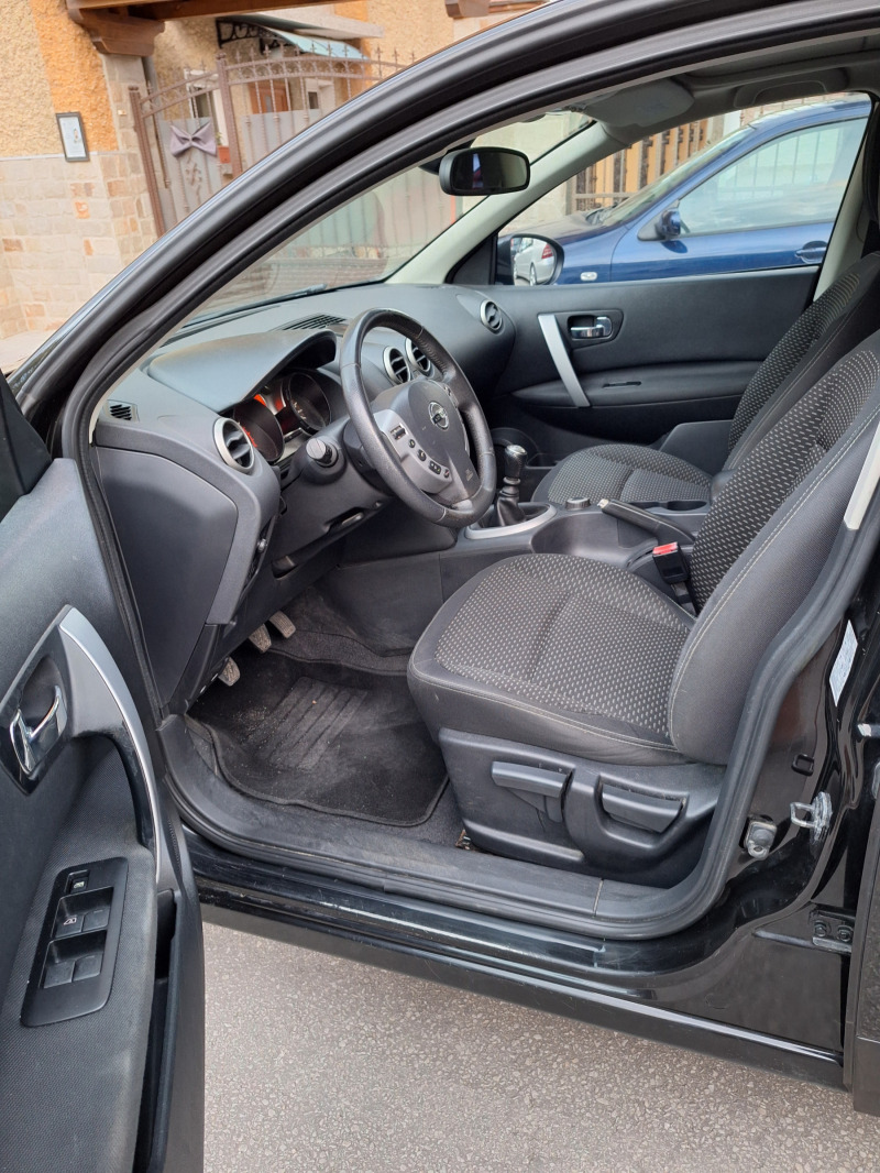 Nissan Qashqai 2.0i 4wd, снимка 6 - Автомобили и джипове - 47215947