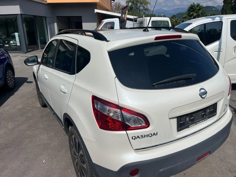 Nissan Qashqai 2.0 4х4 TOP, снимка 3 - Автомобили и джипове - 47135130